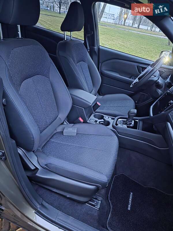 Позашляховик / Кросовер Subaru Forester 2024 в Києві