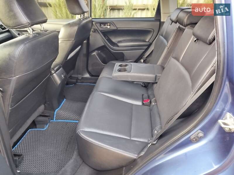 Позашляховик / Кросовер Subaru Forester 2015 в Ізюмі