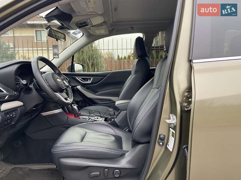 Внедорожник / Кроссовер Subaru Forester 2022 в Киеве