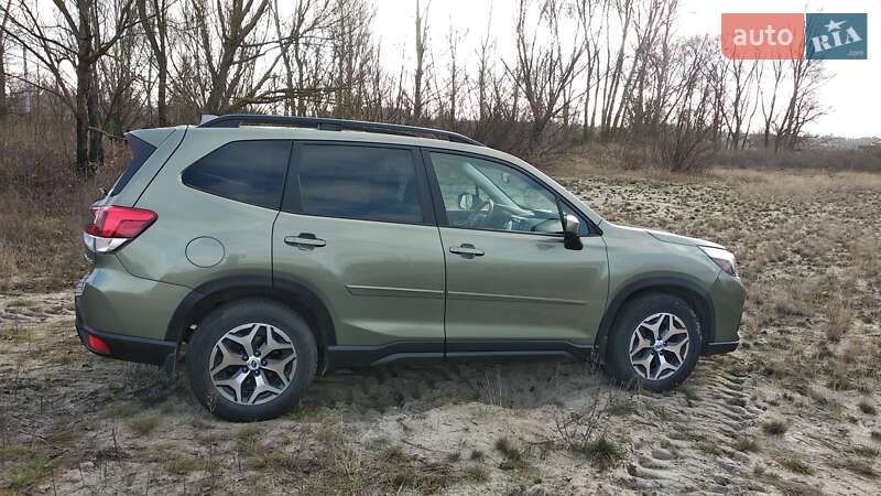 Внедорожник / Кроссовер Subaru Forester 2019 в Киеве