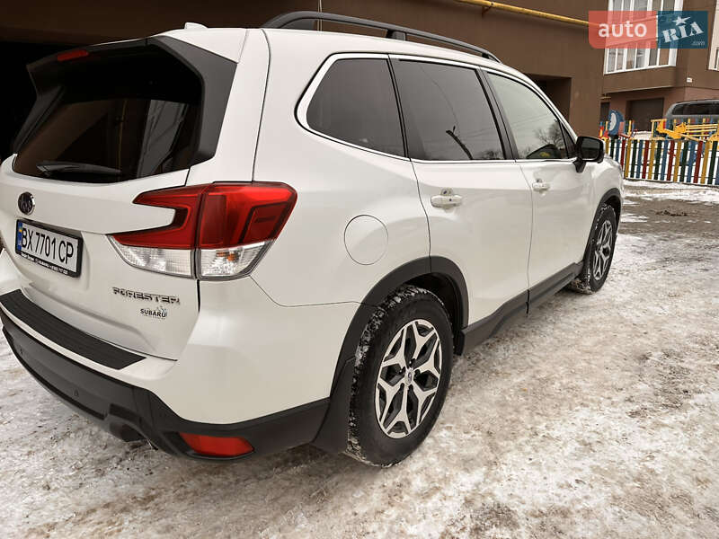 Внедорожник / Кроссовер Subaru Forester 2019 в Хмельницком