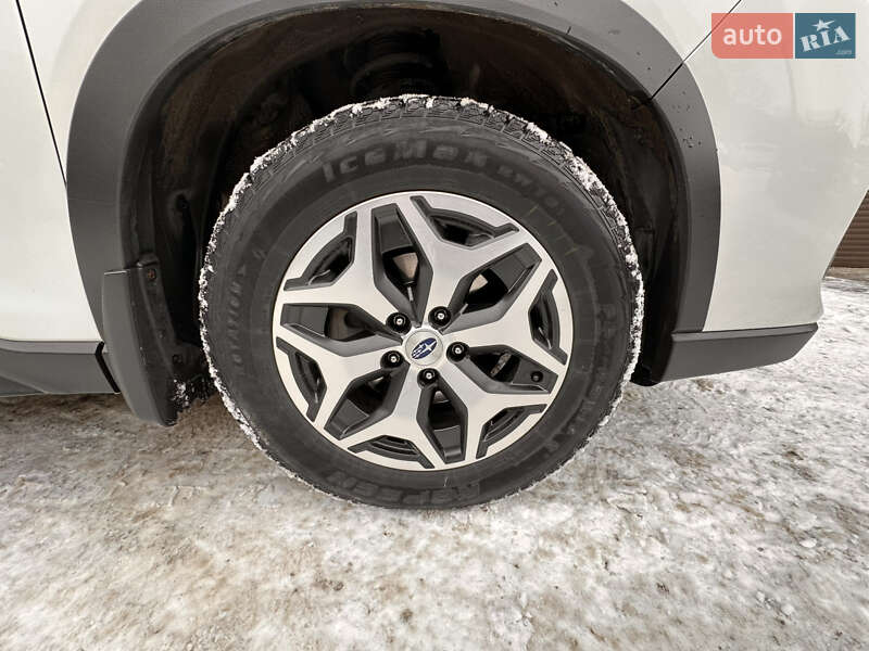 Внедорожник / Кроссовер Subaru Forester 2019 в Хмельницком