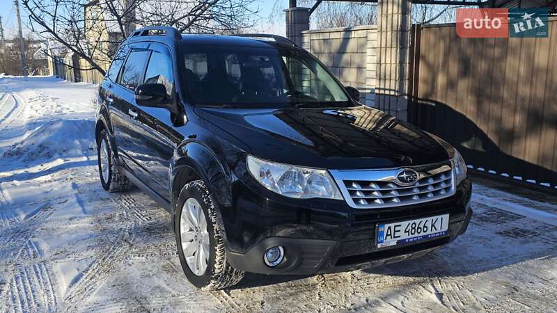Внедорожник / Кроссовер Subaru Forester 2011 в Каменском