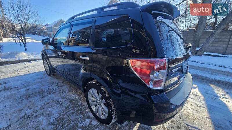 Внедорожник / Кроссовер Subaru Forester 2011 в Каменском