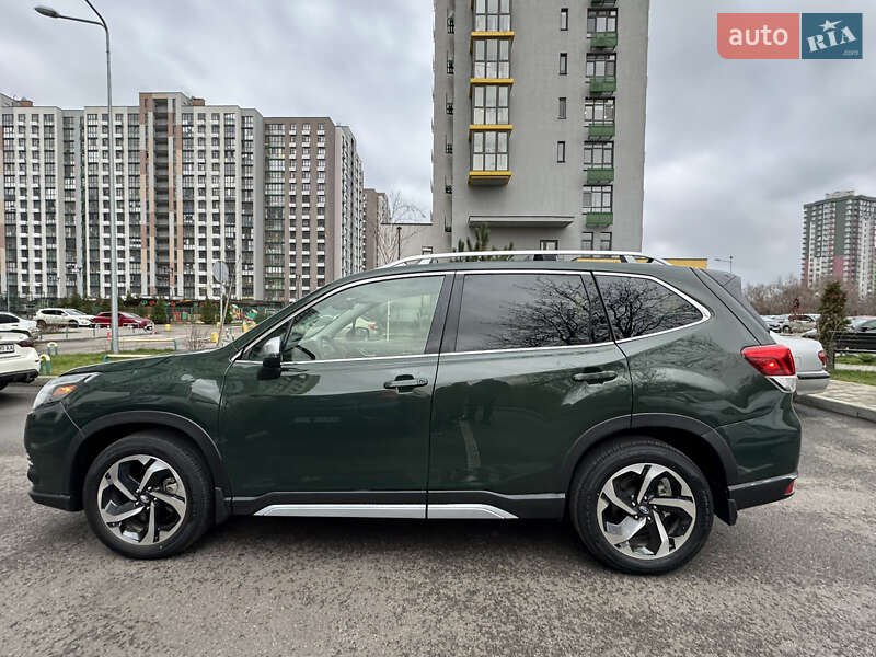 Внедорожник / Кроссовер Subaru Forester 2023 в Киеве