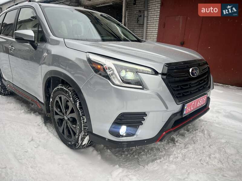 Внедорожник / Кроссовер Subaru Forester 2023 в Львове