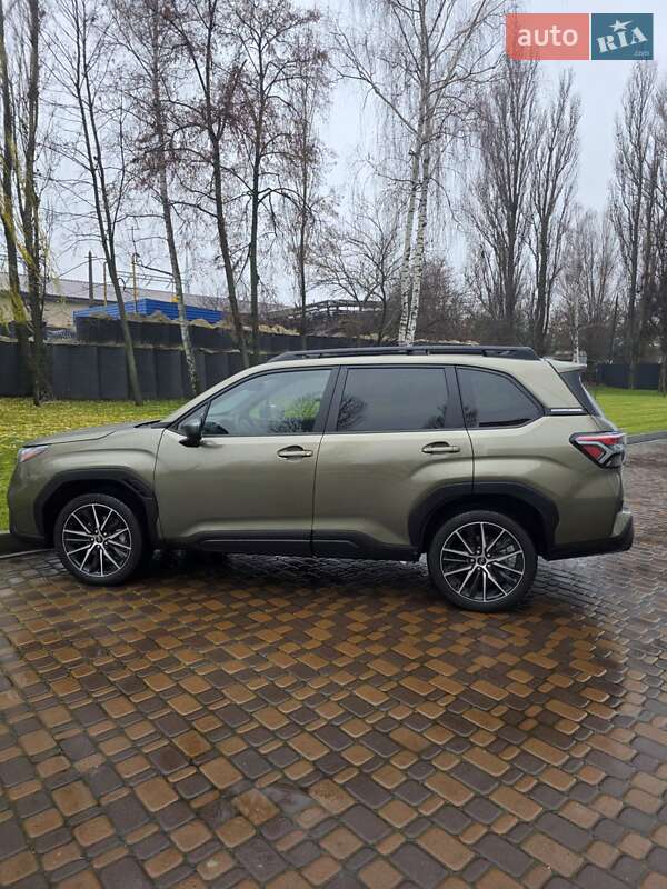 Внедорожник / Кроссовер Subaru Forester 2024 в Киеве