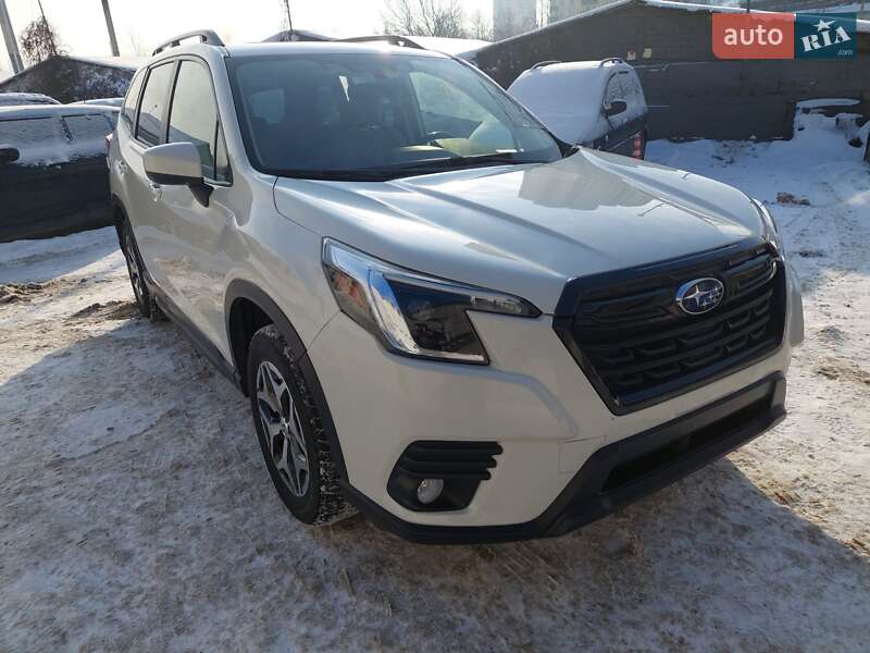 Внедорожник / Кроссовер Subaru Forester 2022 в Киеве
