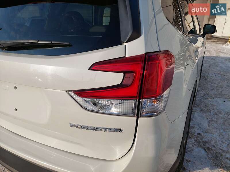 Внедорожник / Кроссовер Subaru Forester 2022 в Киеве