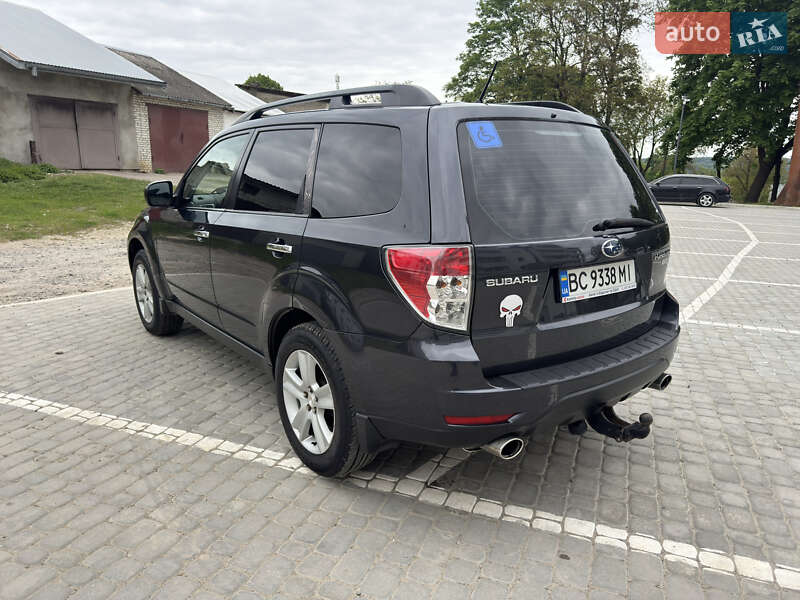 Внедорожник / Кроссовер Subaru Forester 2010 в Львове