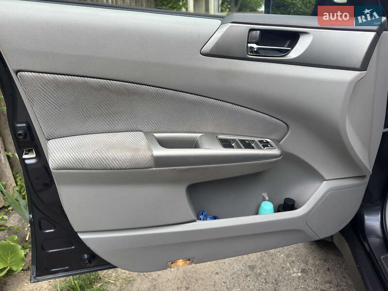 Внедорожник / Кроссовер Subaru Forester 2010 в Львове