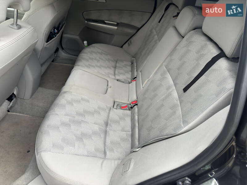 Внедорожник / Кроссовер Subaru Forester 2010 в Львове