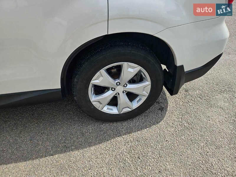 Внедорожник / Кроссовер Subaru Forester 2014 в Днепре