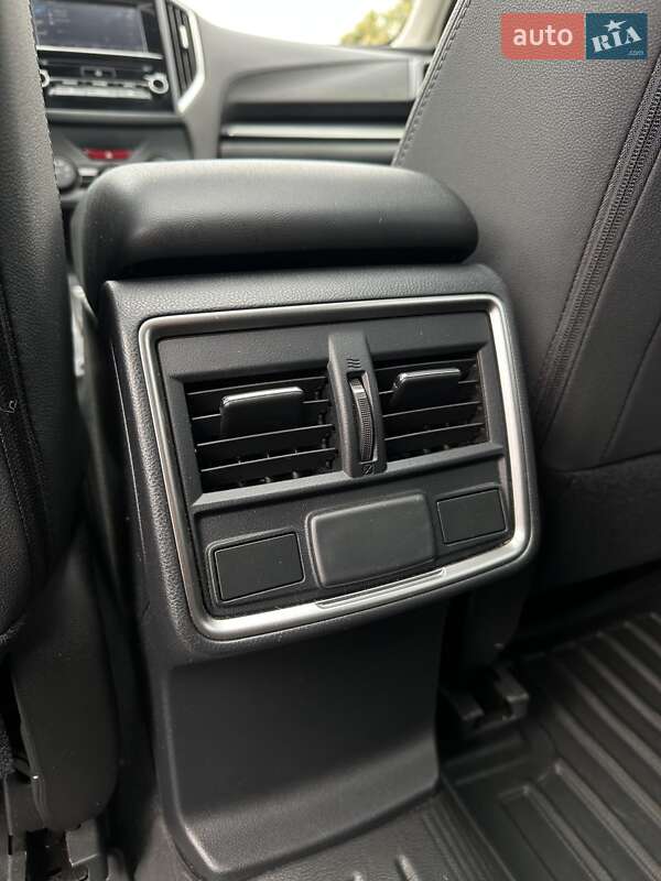 Внедорожник / Кроссовер Subaru Forester 2022 в Белогородке