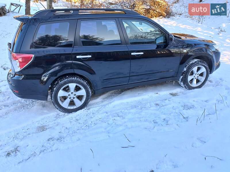 Внедорожник / Кроссовер Subaru Forester 2010 в Львове