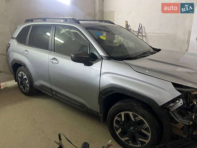 Внедорожник / Кроссовер Subaru Forester 2024 в Львове
