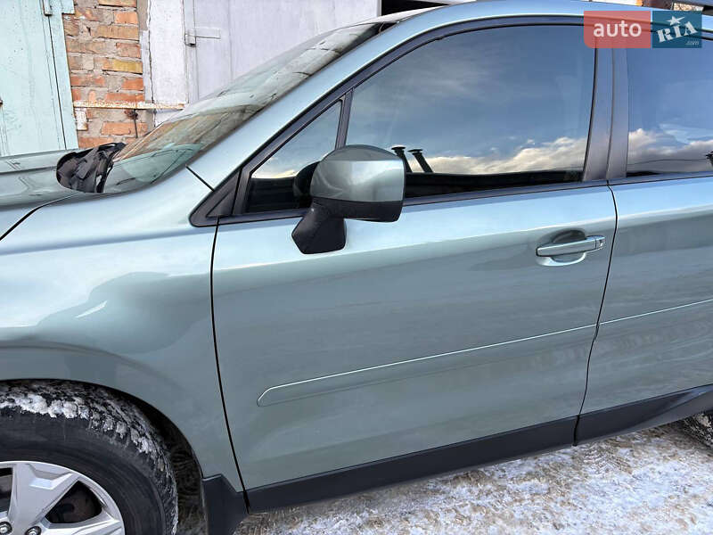 Позашляховик / Кросовер Subaru Forester 2014 в Києві