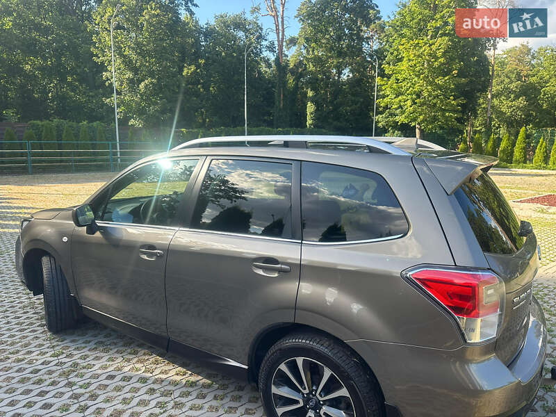 Позашляховик / Кросовер Subaru Forester 2017 в Харкові