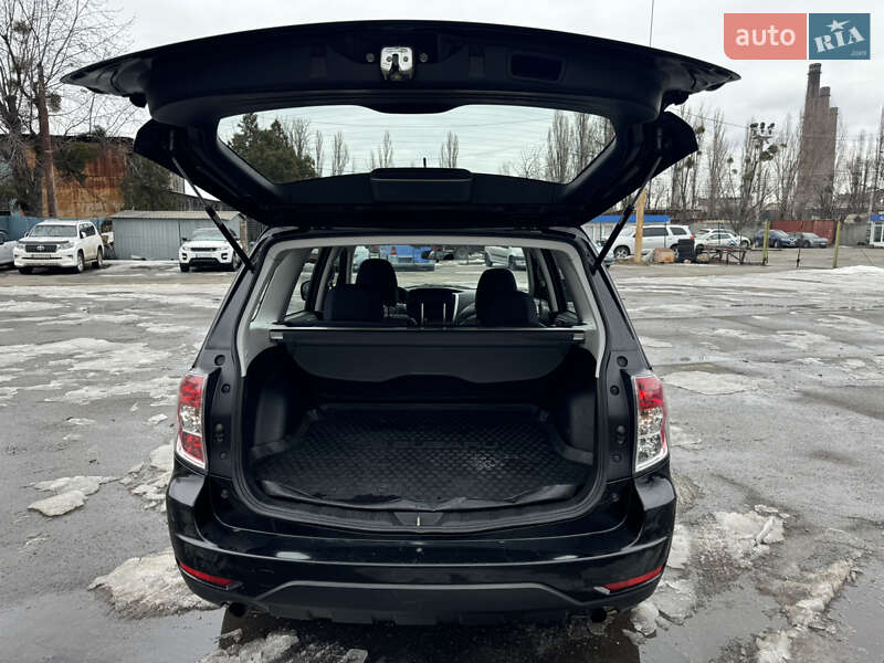 Позашляховик / Кросовер Subaru Forester 2011 в Києві