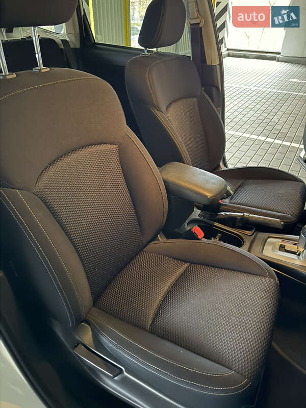 Позашляховик / Кросовер Subaru Forester 2014 в Києві