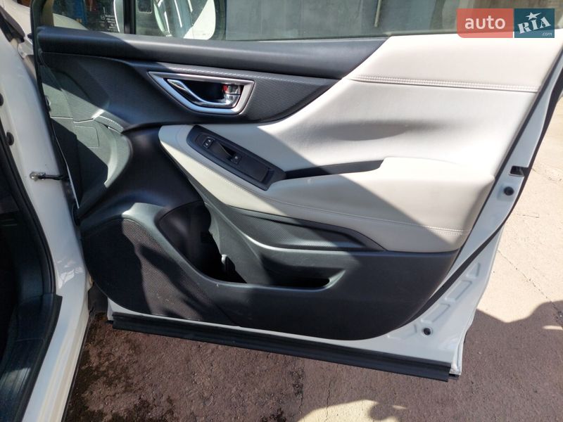 Внедорожник / Кроссовер Subaru Forester 2022 в Киеве