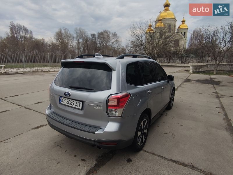 Внедорожник / Кроссовер Subaru Forester 2017 в Днепре