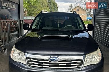 Внедорожник / Кроссовер Subaru Forester 2010 в Львове