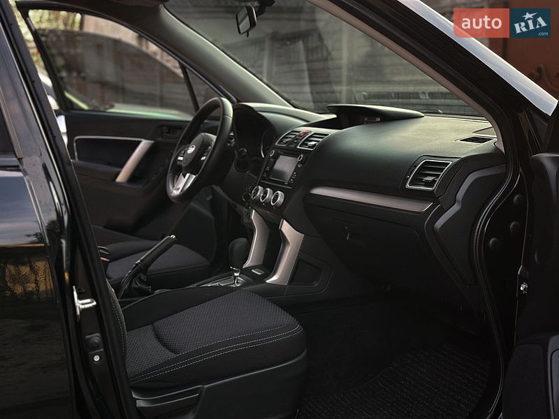 Внедорожник / Кроссовер Subaru Forester 2017 в Днепре