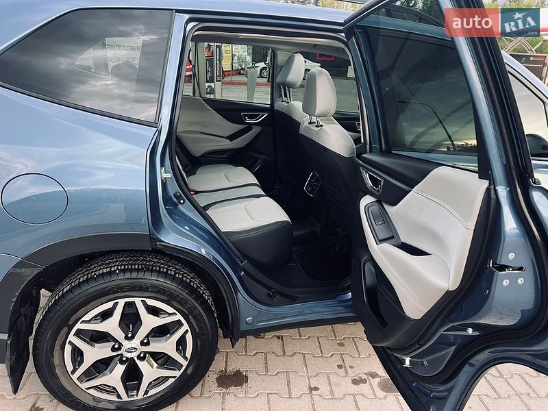 Внедорожник / Кроссовер Subaru Forester 2022 в Тернополе