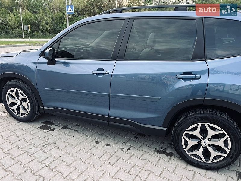 Внедорожник / Кроссовер Subaru Forester 2022 в Тернополе