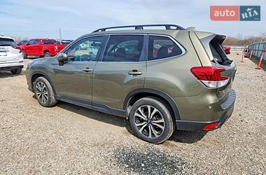 Внедорожник / Кроссовер Subaru Forester 2022 в Киеве