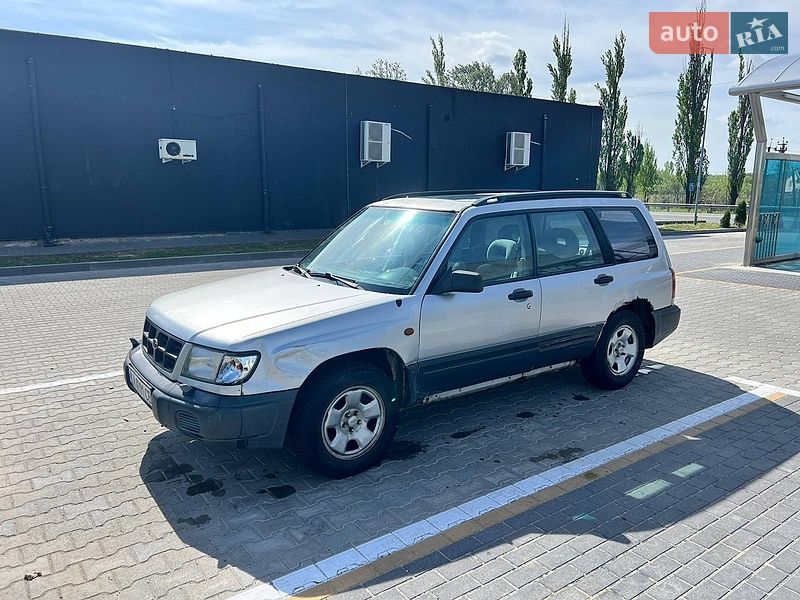 Внедорожник / Кроссовер Subaru Forester 1998 в Буче