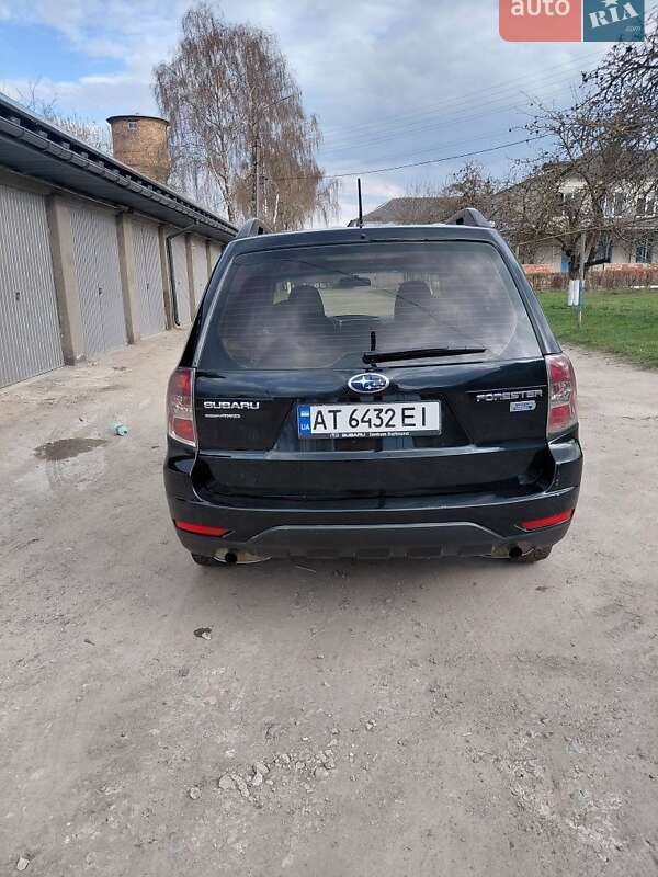 Внедорожник / Кроссовер Subaru Forester 2012 в Лановцах