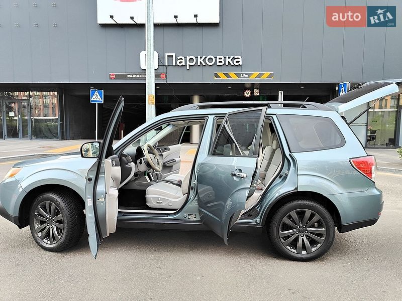 Внедорожник / Кроссовер Subaru Forester 2012 в Киеве