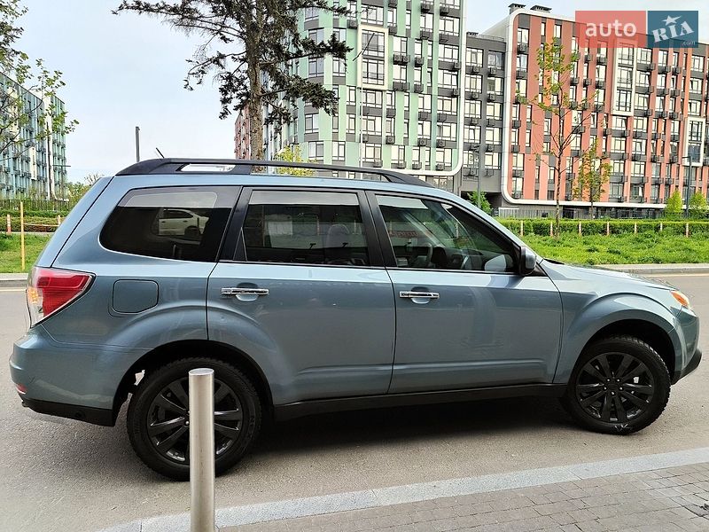 Внедорожник / Кроссовер Subaru Forester 2012 в Киеве