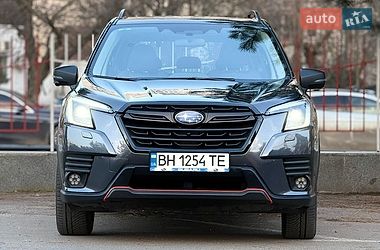 Внедорожник / Кроссовер Subaru Forester 2022 в Киеве