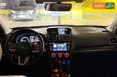 Позашляховик / Кросовер Subaru Forester 2017 в Одесі
