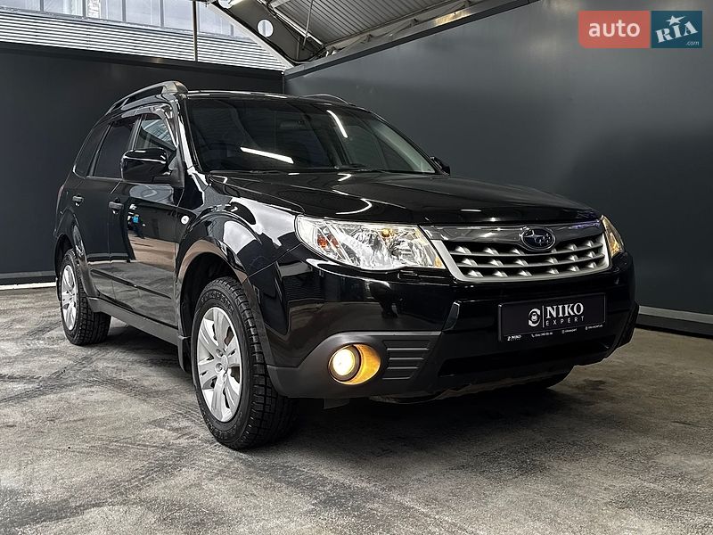 Позашляховик / Кросовер Subaru Forester 2011 в Києві