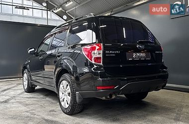 Позашляховик / Кросовер Subaru Forester 2011 в Києві