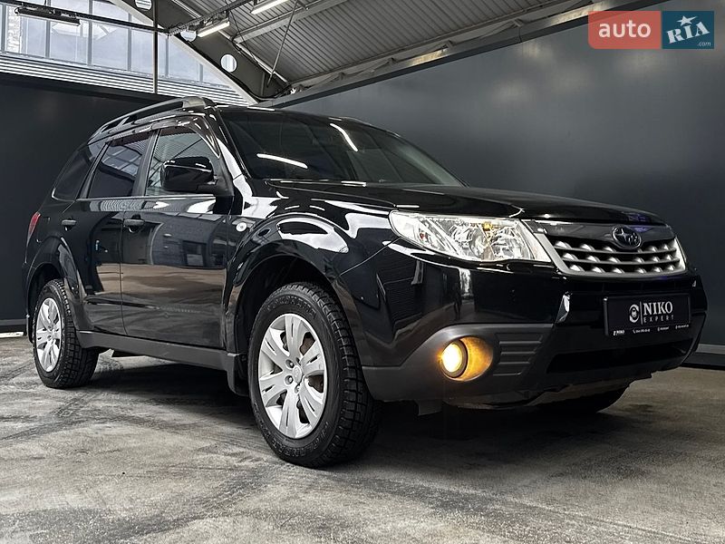 Позашляховик / Кросовер Subaru Forester 2011 в Києві