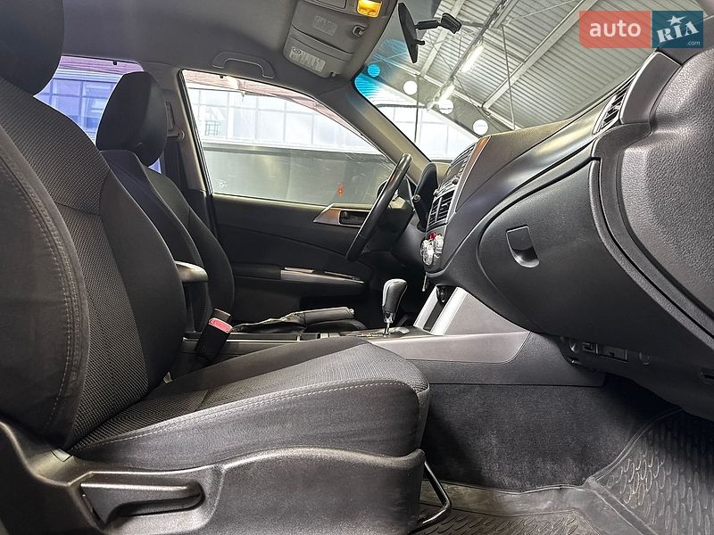 Позашляховик / Кросовер Subaru Forester 2011 в Києві