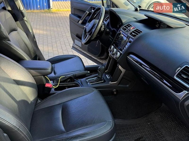 Позашляховик / Кросовер Subaru Forester 2017 в Києві