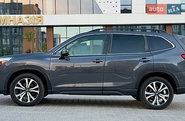 Внедорожник / Кроссовер Subaru Forester 2020 в Ровно