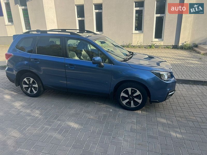 Внедорожник / Кроссовер Subaru Forester 2017 в Сумах
