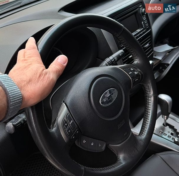 Позашляховик / Кросовер Subaru Forester 2011 в Києві