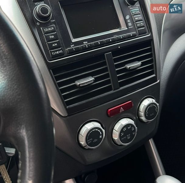 Позашляховик / Кросовер Subaru Forester 2011 в Києві