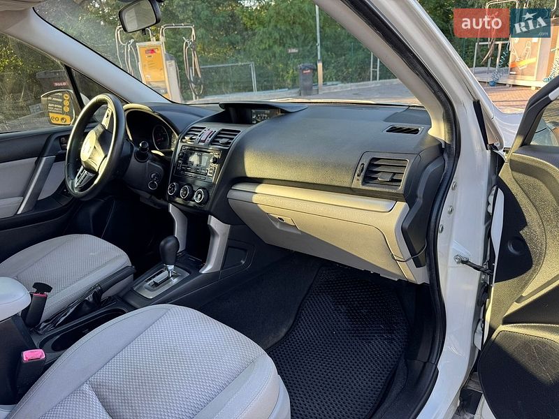 Внедорожник / Кроссовер Subaru Forester 2015 в Каменском