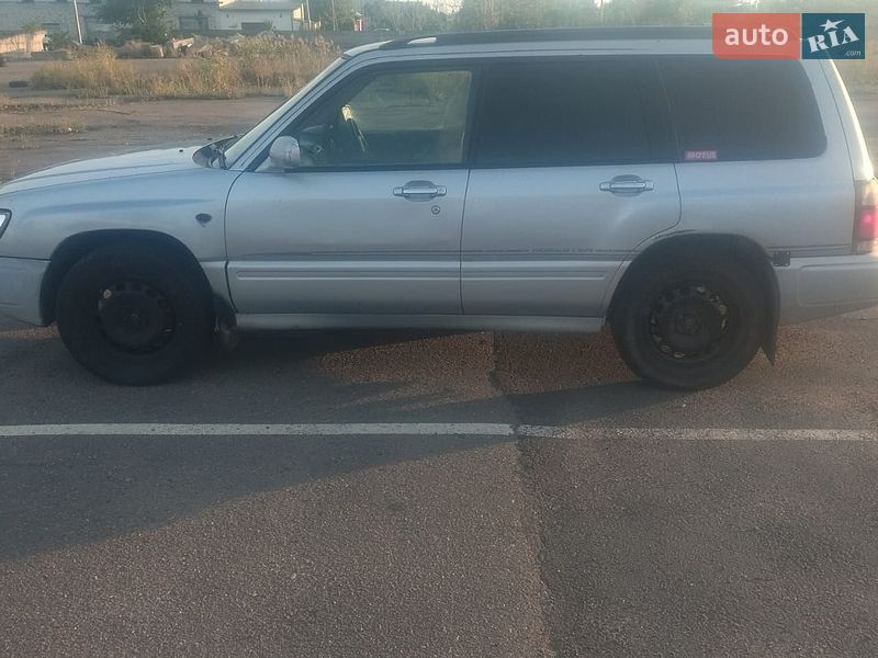 Внедорожник / Кроссовер Subaru Forester 1999 в Николаеве