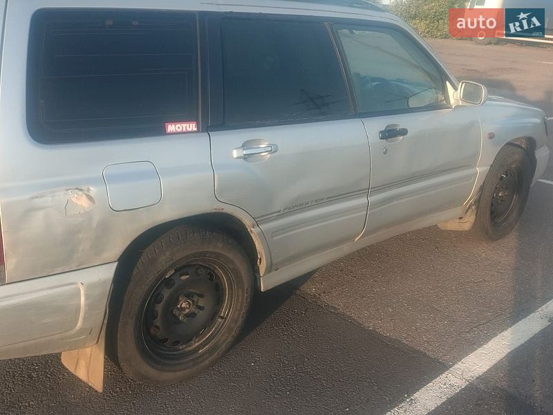 Внедорожник / Кроссовер Subaru Forester 1999 в Николаеве