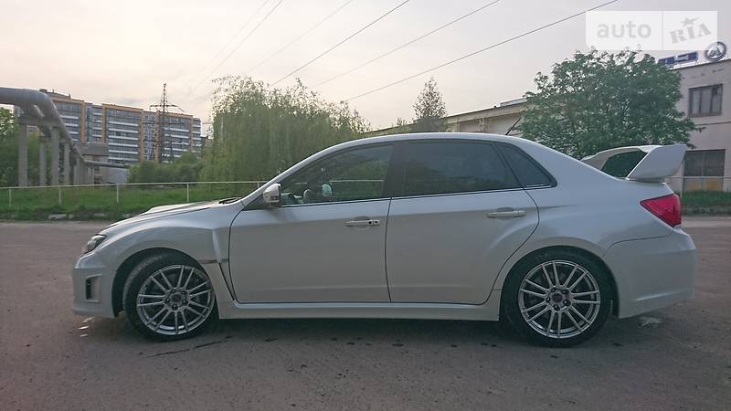 Седан Subaru Impreza WRX STI 2010 в Львове